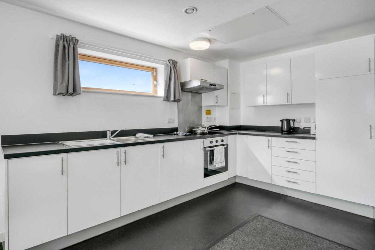 Central Single Room With Shared Kitchen In Luton 루턴 외부 사진