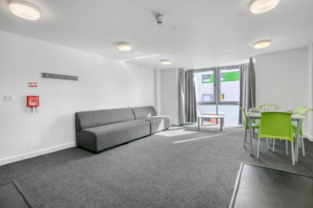 Central Single Room With Shared Kitchen In Luton 루턴 외부 사진